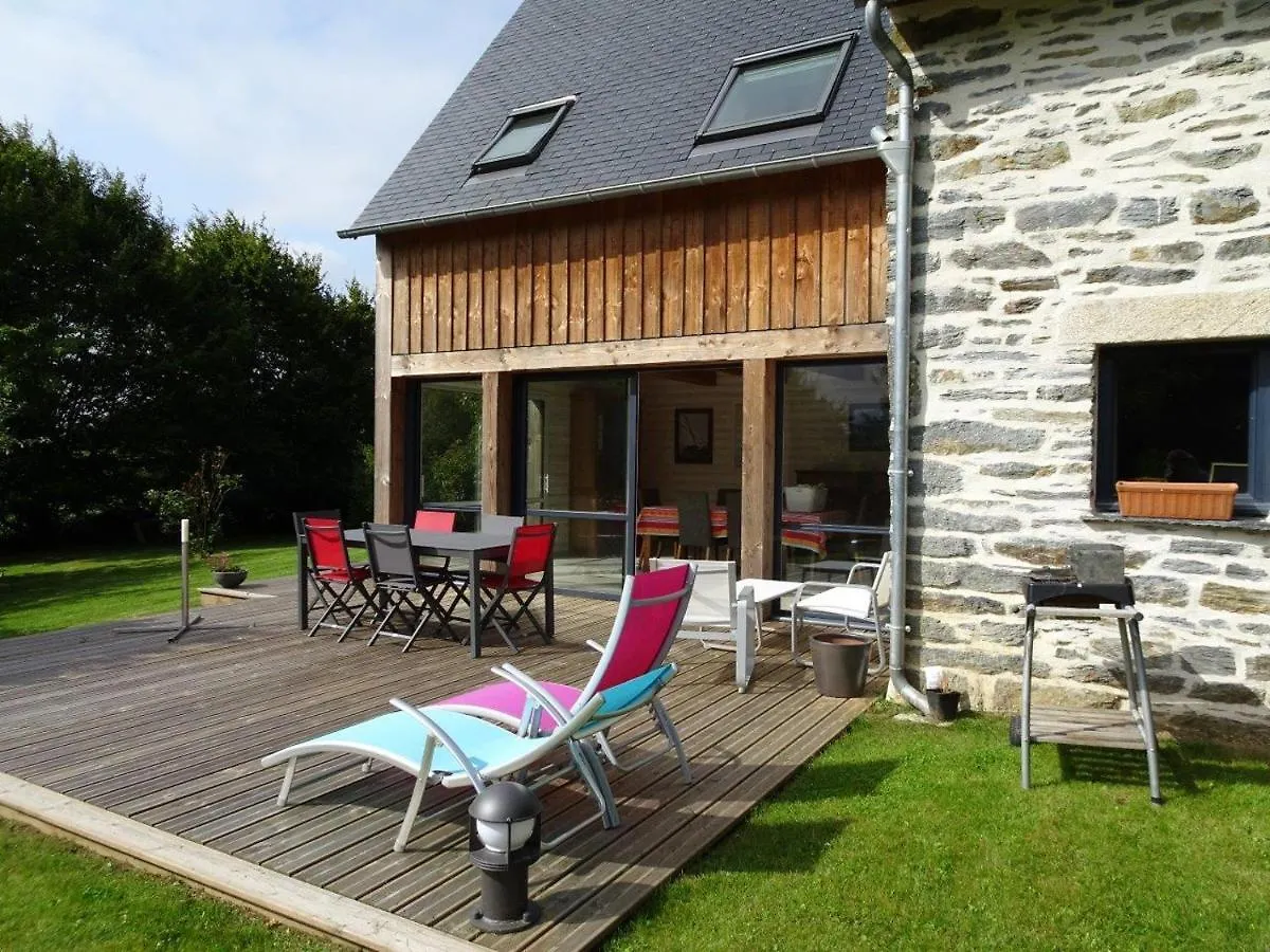 Holiday home Ty-Kanndi Locmelar